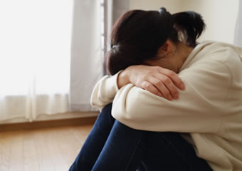 故人との思い出が多く、自分では部屋の掃除がつらい
